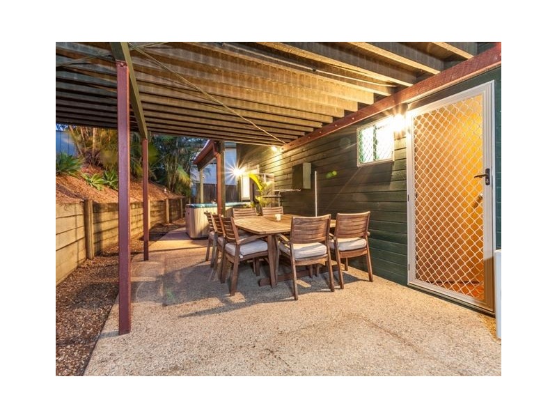 27 Plucks Road, Arana Hills QLD 4054