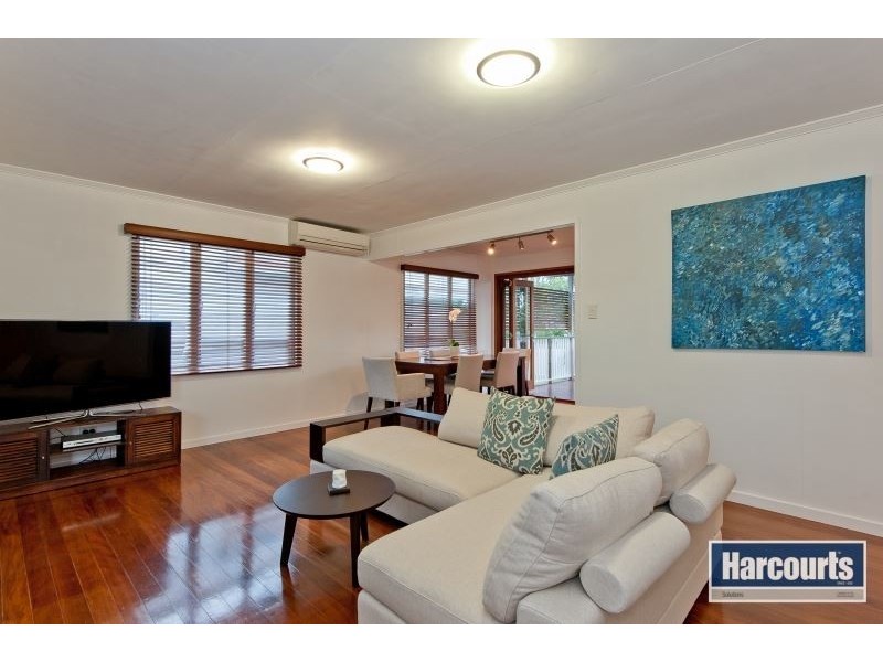 19 Corang Crescent, Ferny Hills QLD 4055