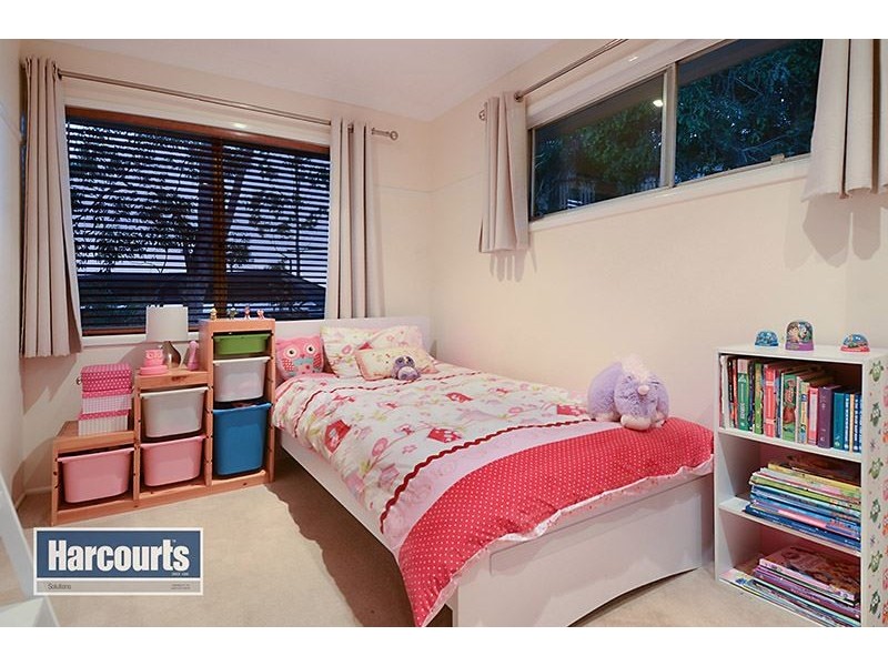 5 Wallaroy Court, Ferny Hills QLD 4055