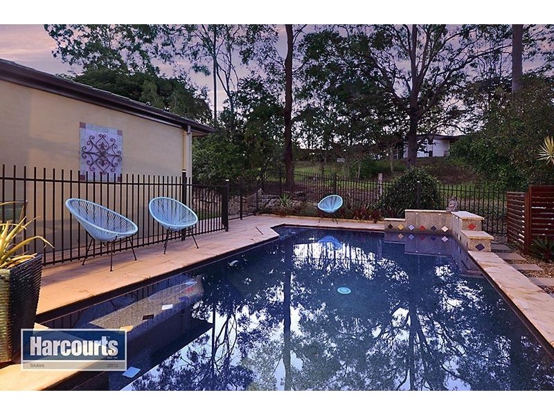 28 Oakmont Crescent, Albany Creek QLD 4035