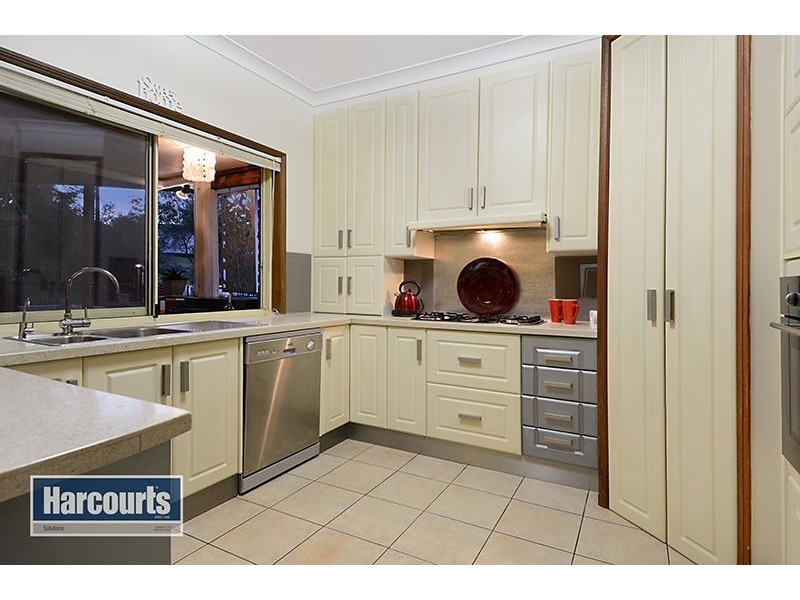 28 Oakmont Crescent, Albany Creek QLD 4035