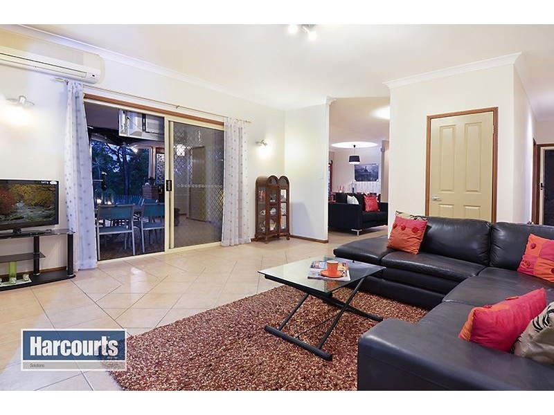 28 Oakmont Crescent, Albany Creek QLD 4035