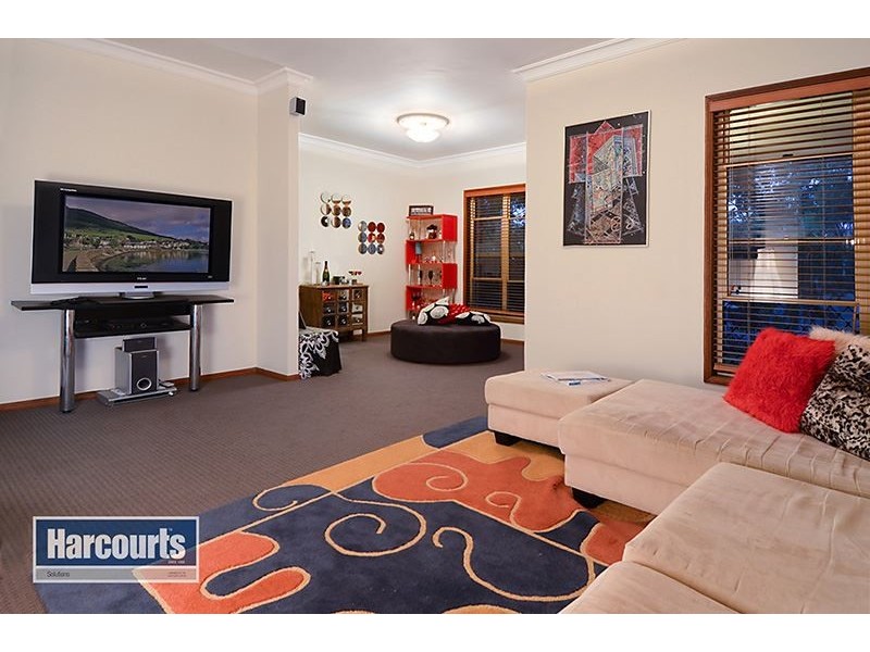 28 Oakmont Crescent, Albany Creek QLD 4035