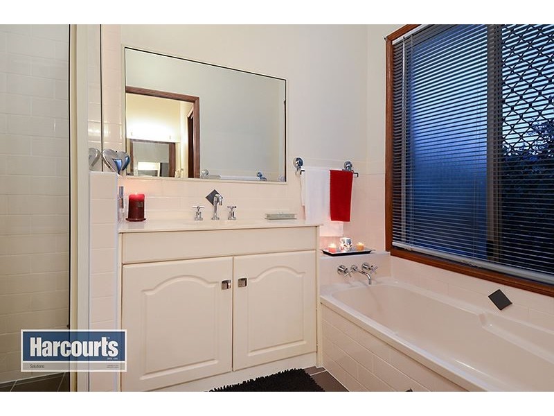 28 Oakmont Crescent, Albany Creek QLD 4035