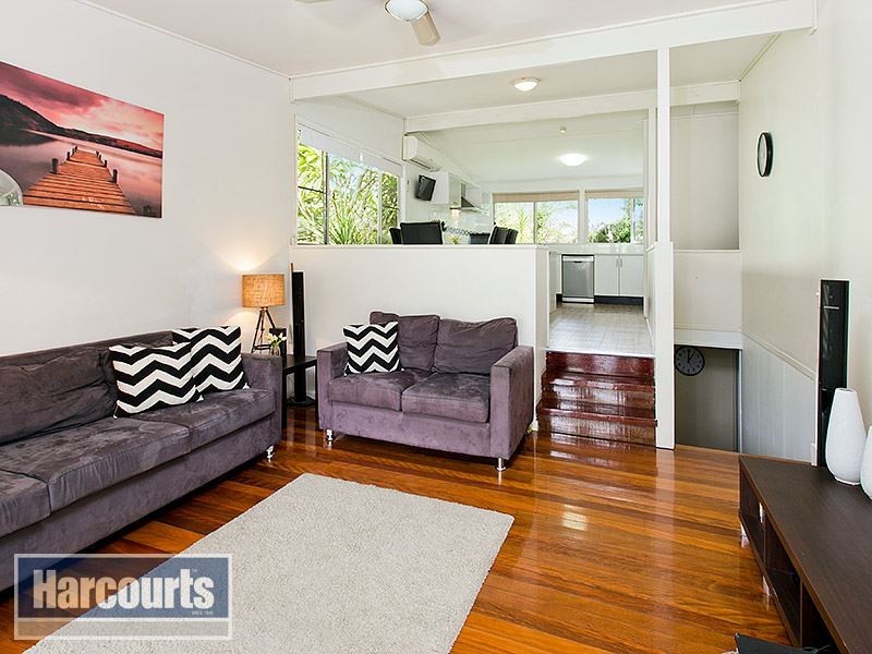 13 Burloo Crescent, Ferny Hills QLD 4055
