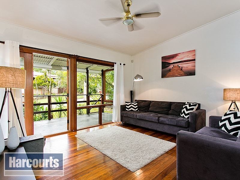 13 Burloo Crescent, Ferny Hills QLD 4055