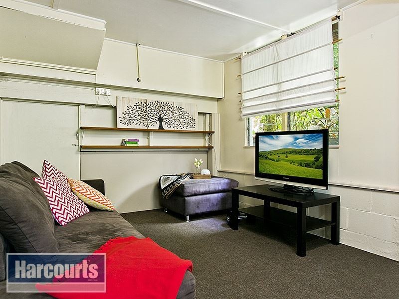 13 Burloo Crescent, Ferny Hills QLD 4055