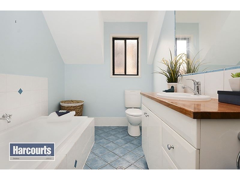 1 Cranwood Court, Ferny Hills QLD 4055