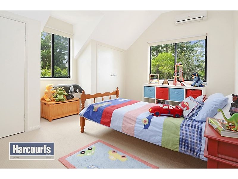 1 Cranwood Court, Ferny Hills QLD 4055