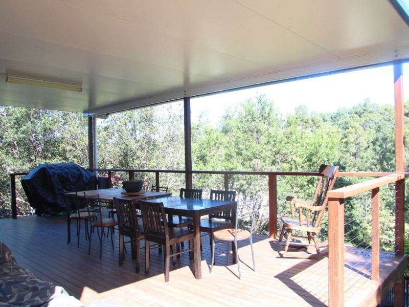 6 Woodmere Street, Ferny Hills QLD 4055