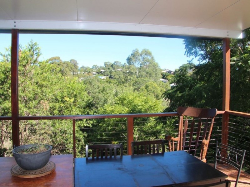 6 Woodmere Street, Ferny Hills QLD 4055