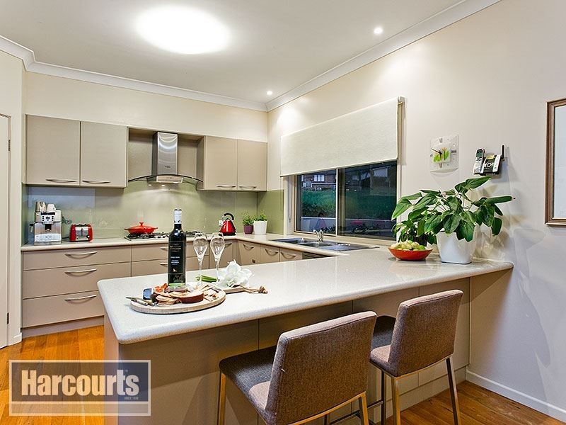 8 Tivoli Place, Ferny Grove QLD 4055