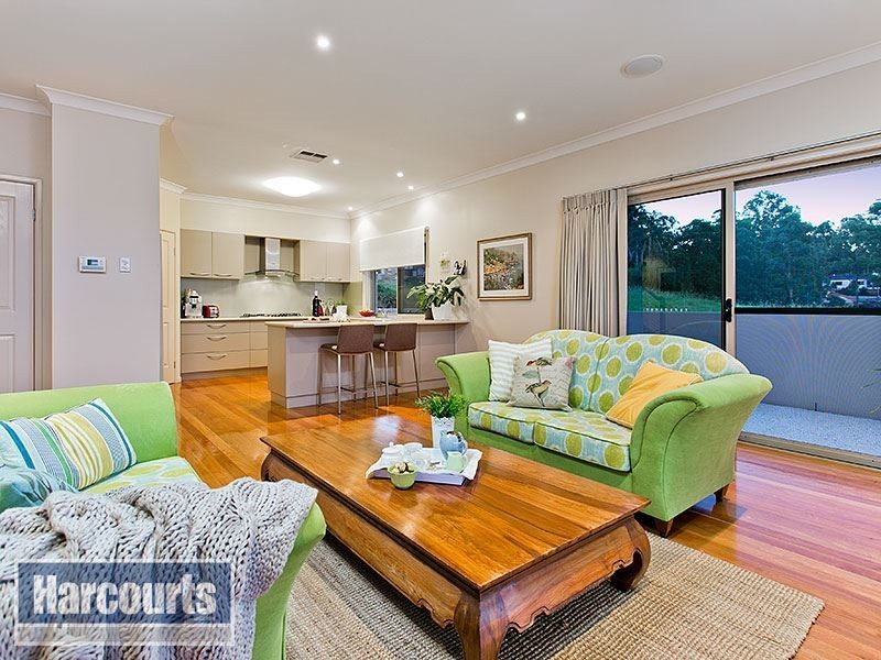 8 Tivoli Place, Ferny Grove QLD 4055