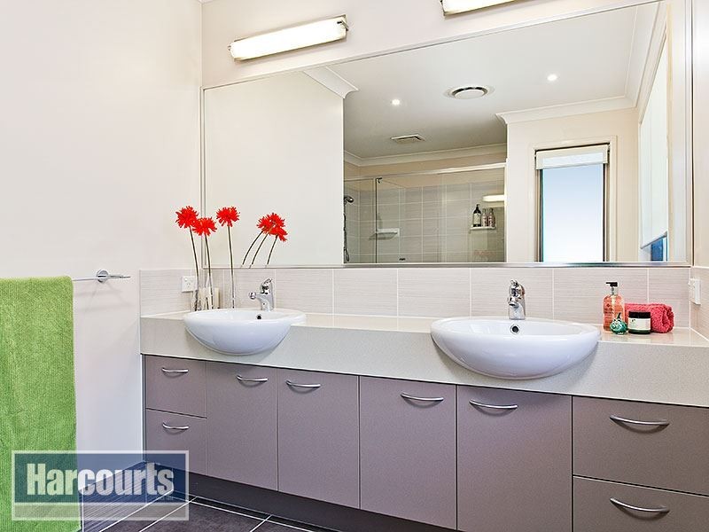 8 Tivoli Place, Ferny Grove QLD 4055