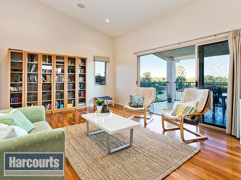 8 Tivoli Place, Ferny Grove QLD 4055