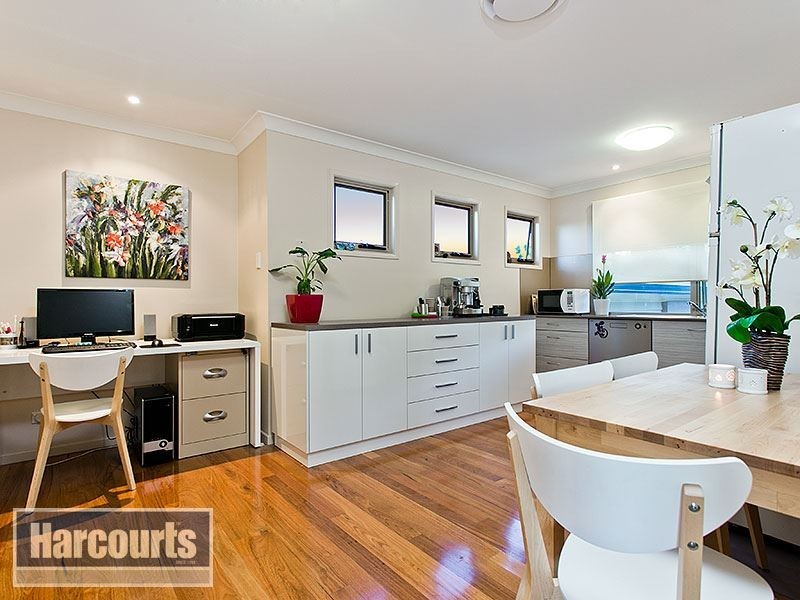 8 Tivoli Place, Ferny Grove QLD 4055