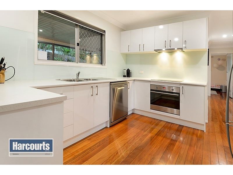 5 Yeerinbool Court, Arana Hills QLD 4054