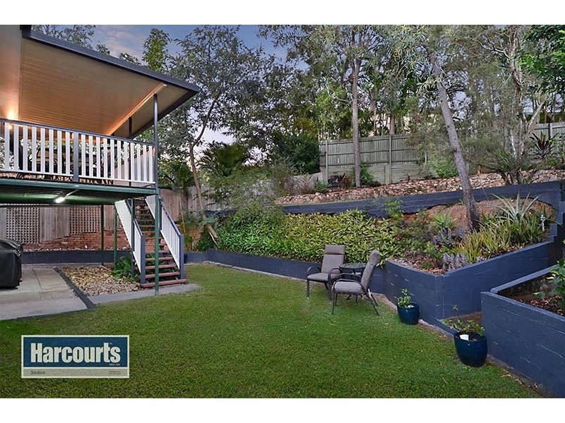 5 Yeerinbool Court, Arana Hills QLD 4054