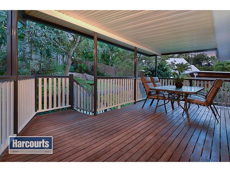 5 Yeerinbool Court, Arana Hills QLD 4054