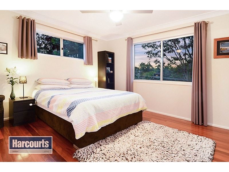 5 Yeerinbool Court, Arana Hills QLD 4054