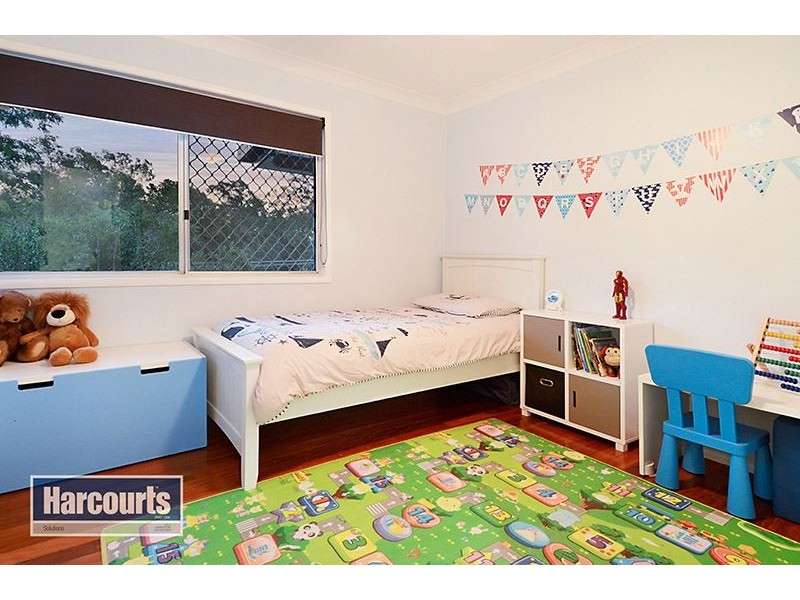 5 Yeerinbool Court, Arana Hills QLD 4054