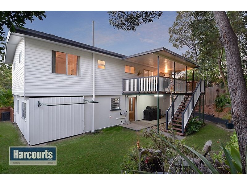 5 Yeerinbool Court, Arana Hills QLD 4054