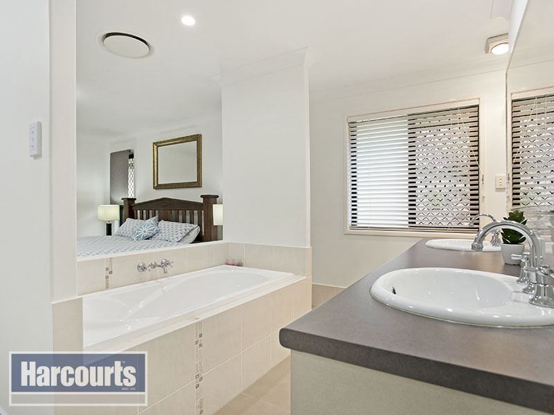 45 Rise Place, Upper Kedron QLD 4055