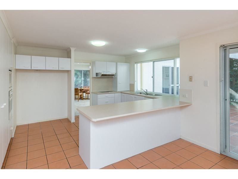 13 Mukurta Street, Chapel Hill QLD 4069