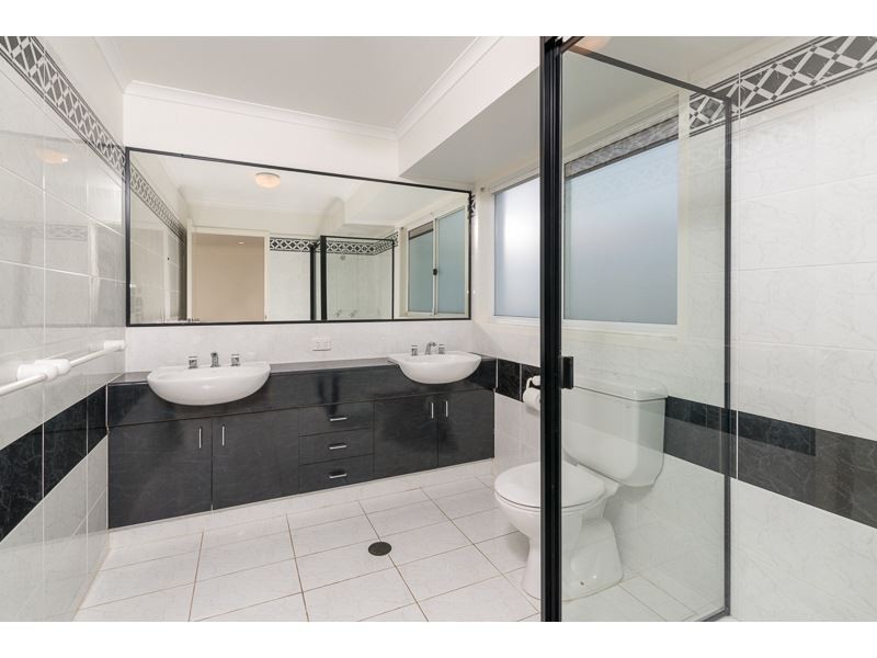 13 Mukurta Street, Chapel Hill QLD 4069
