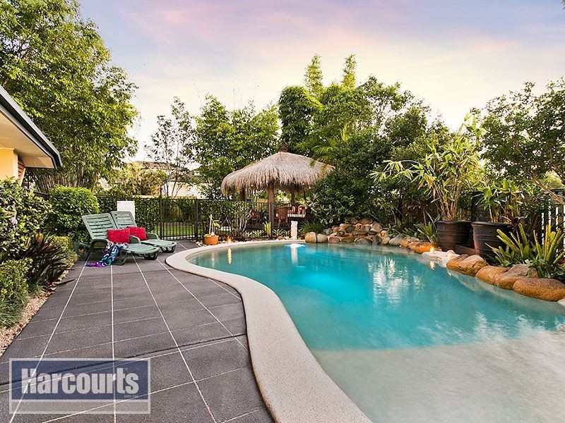 1 Pinehurst Court, Albany Creek QLD 4035