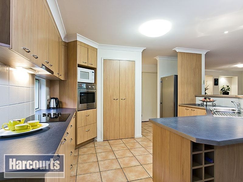 1 Pinehurst Court, Albany Creek QLD 4035
