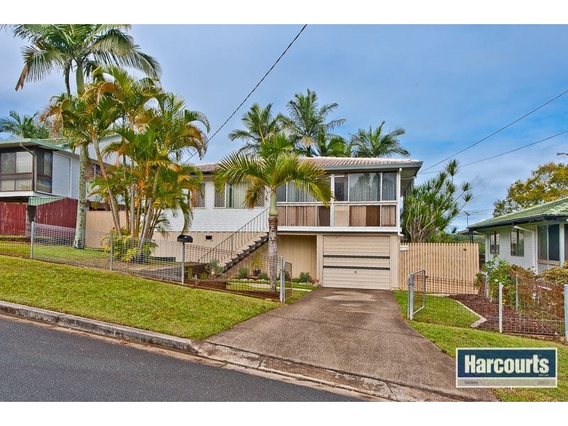 17 Eurobin Crescent, Ferny Hills QLD 4055