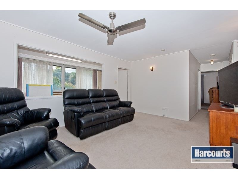 17 Eurobin Crescent, Ferny Hills QLD 4055