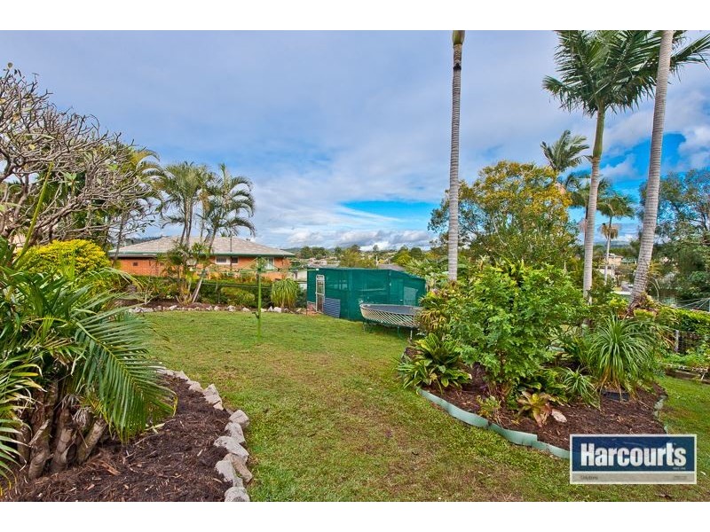 17 Eurobin Crescent, Ferny Hills QLD 4055