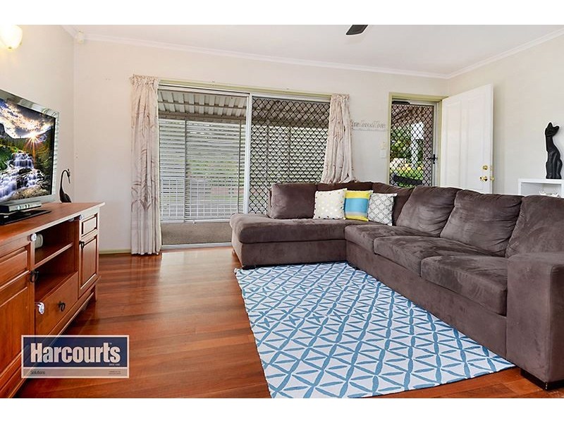 5 Ferny Way, Ferny Hills QLD 4055