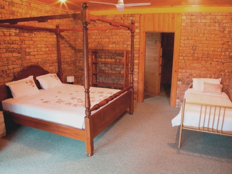 38 Eurambeen Close, Karana Downs QLD 4306