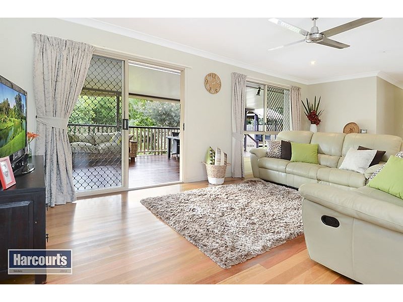 3 Whitewood Place, Arana Hills QLD 4054