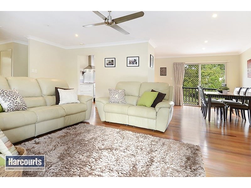 3 Whitewood Place, Arana Hills QLD 4054