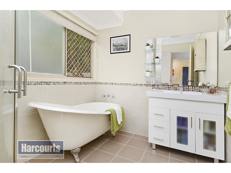 3 Whitewood Place, Arana Hills QLD 4054