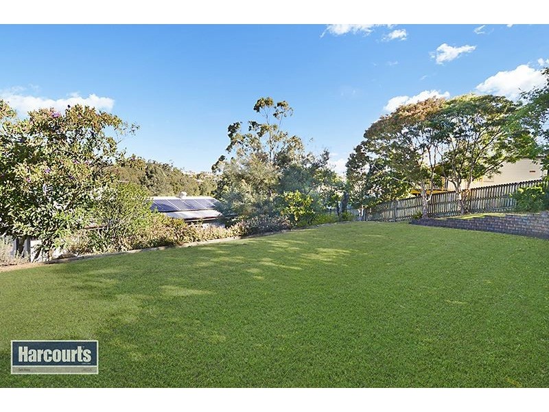 4 Glenwood Place, Ferny Hills QLD 4055