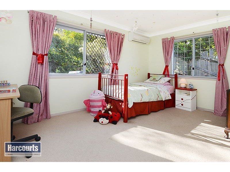 4 Glenwood Place, Ferny Hills QLD 4055