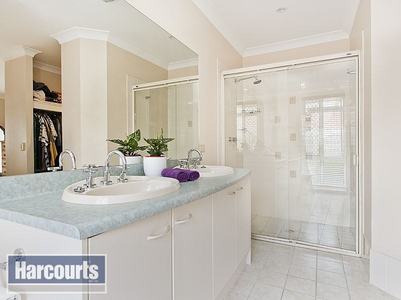 15 Charolais Crescent, Upper Kedron QLD 4055