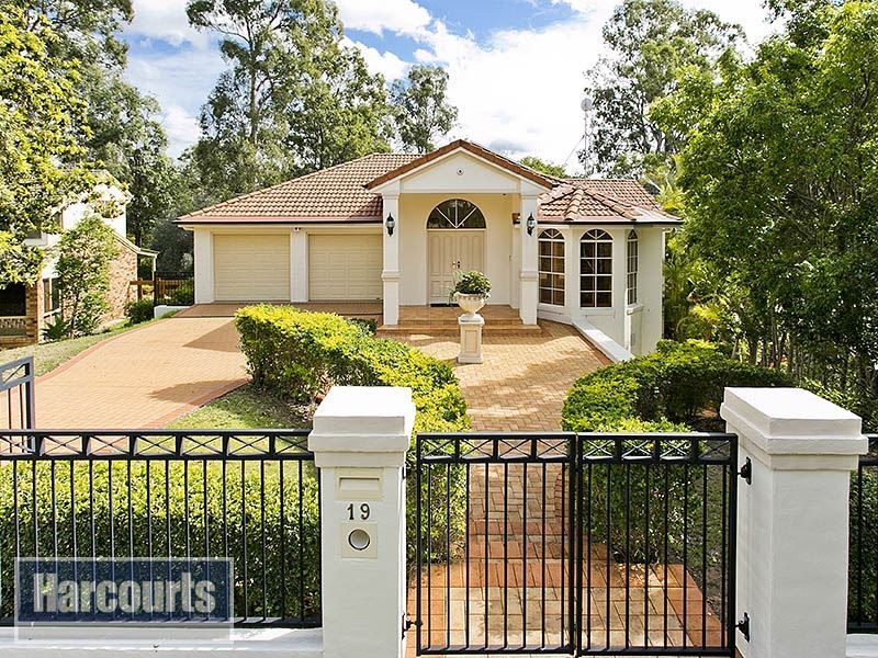 19 Tetragona Drive, Arana Hills QLD 4054