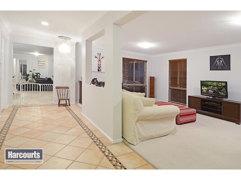 74 Minnelli Place, Mcdowall QLD 4053