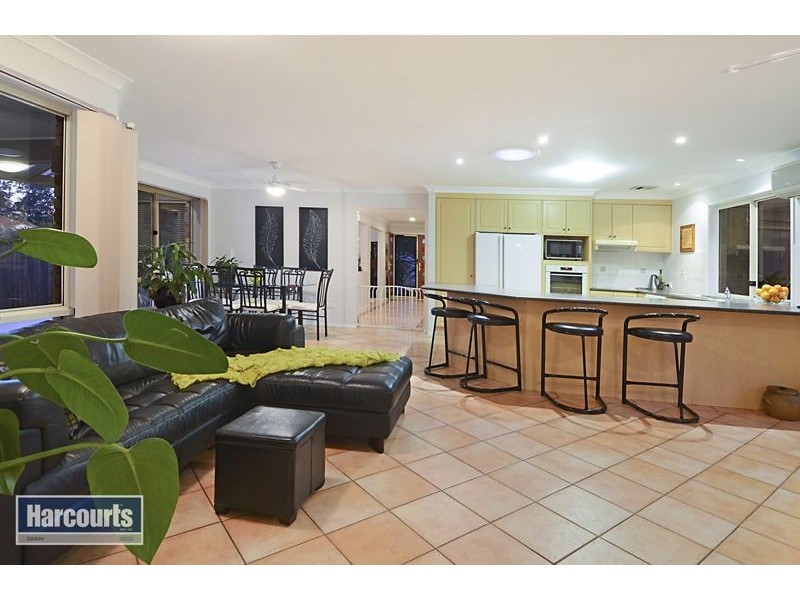 74 Minnelli Place, Mcdowall QLD 4053