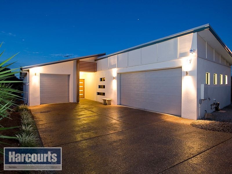 11 Pickering Place, Upper Kedron QLD 4055