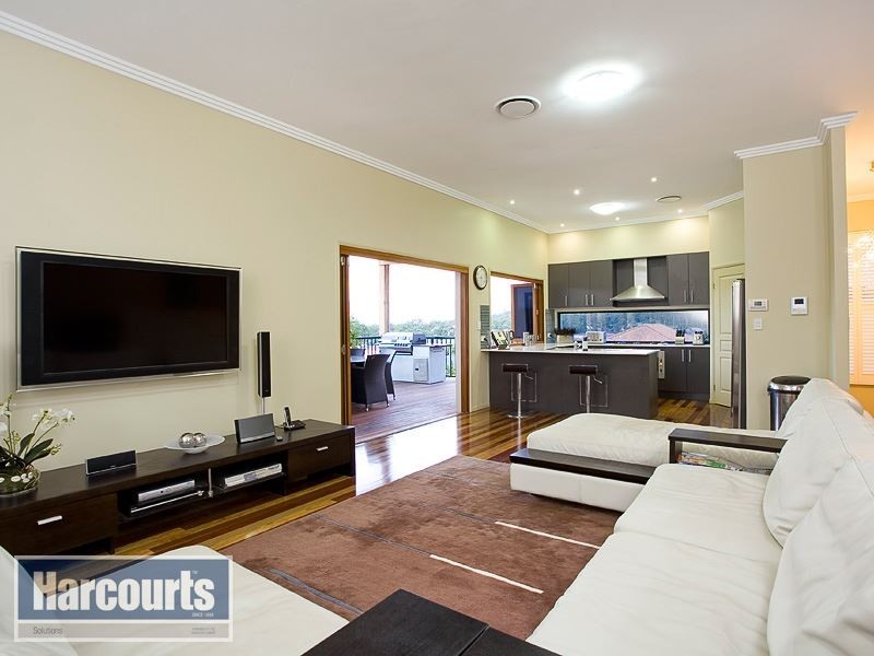 11 Pickering Place, Upper Kedron QLD 4055