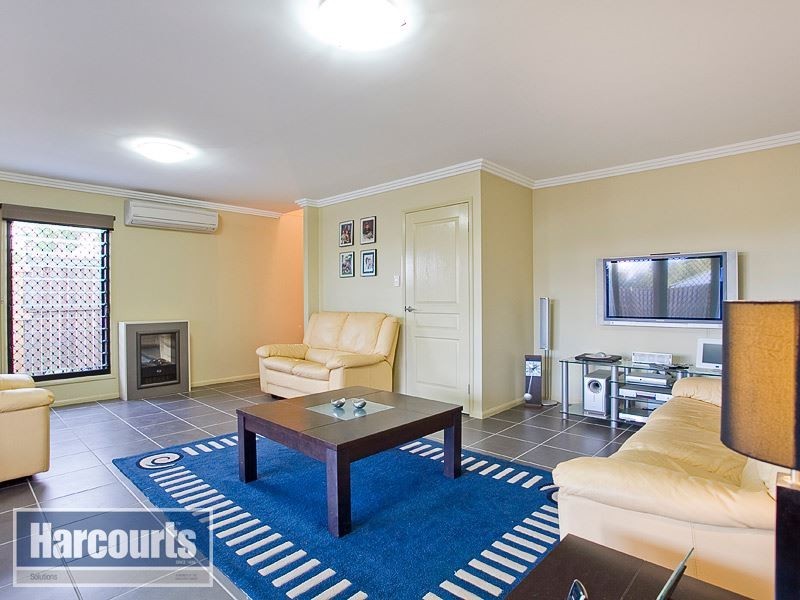 11 Pickering Place, Upper Kedron QLD 4055