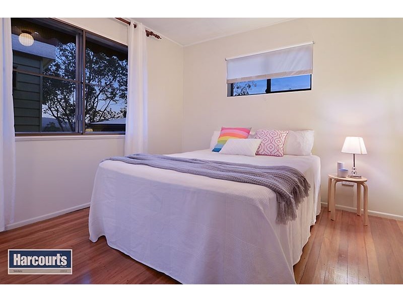 976 South Pine Road, Everton Hills QLD 4053