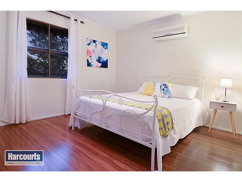 976 South Pine Road, Everton Hills QLD 4053